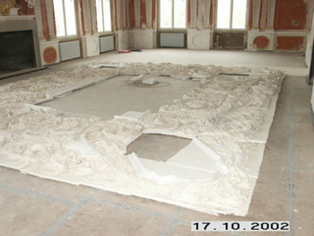 Transfer of stucco fragments of the Boucher ceiling