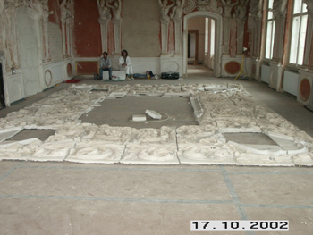 Transfer of stucco fragments of the Boucher ceiling